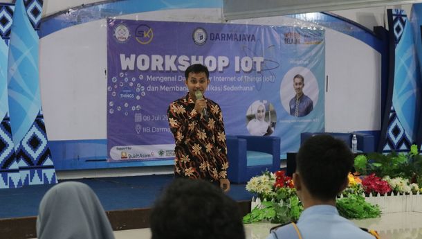 HIMA Sistem Komputer Darmajaya Workshop IoT untuk Pelajar SMA/SMK se–Lampung