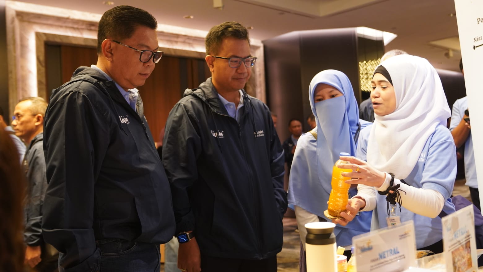 Bank Mandiri wujudkan kemandirian ekonomi melalui program pemberdayaan dan pengembangan kewirausahaan bertajuk Mandiri Sahabatku (MS).