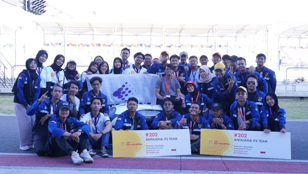 Tim Antasena ITS usai berlaga di ajang Shell Eco-Marathon (SEM) 2023 dan berhasil menyabet Juara III di kategori Prototype Hydrogen Fuel Cell.