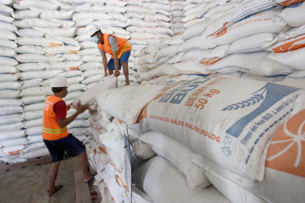 Pemerintah diminta melakukan kebijakan impor beras secara terukur meski stok cadangan beras Nasional saat ini kurang memadai. 