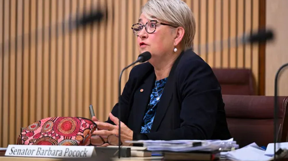 Senator Partai Hijau Australia, Barbara Pocock, mencecar perwakilan dari perusahaan konsultan terkemuka Australia KPMG, Deloitte dan EY selama penyelidikan majelis tinggi tentang skandal pajak PwC.