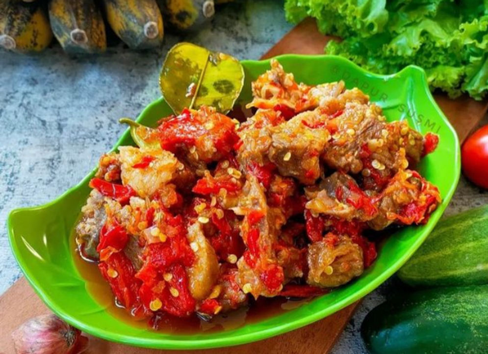 Bikin Sambal Daging Praktis, Makan Nasi Gak Cukup Sepiring Dietnya Mulai Besok Saja