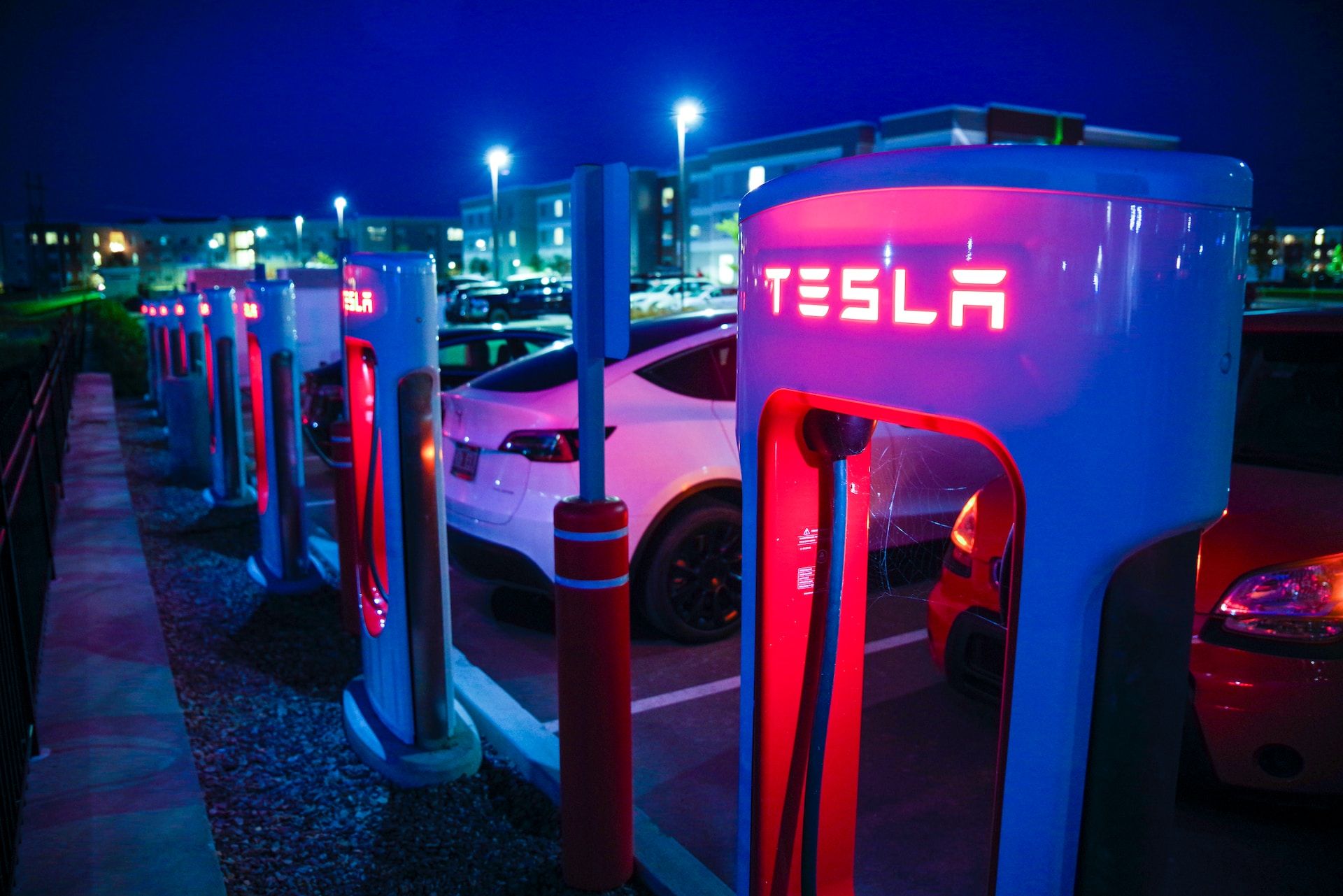 Stasiun pengisian daya milik Tesla, Superchargers.