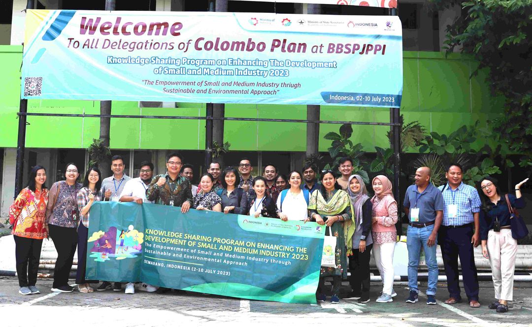 Penyelenggaraan program pelatihan dalam rangka Kerja Sama Teknik Selatan-Selatan dan Triangular (KTSST) pada sektor IKM.