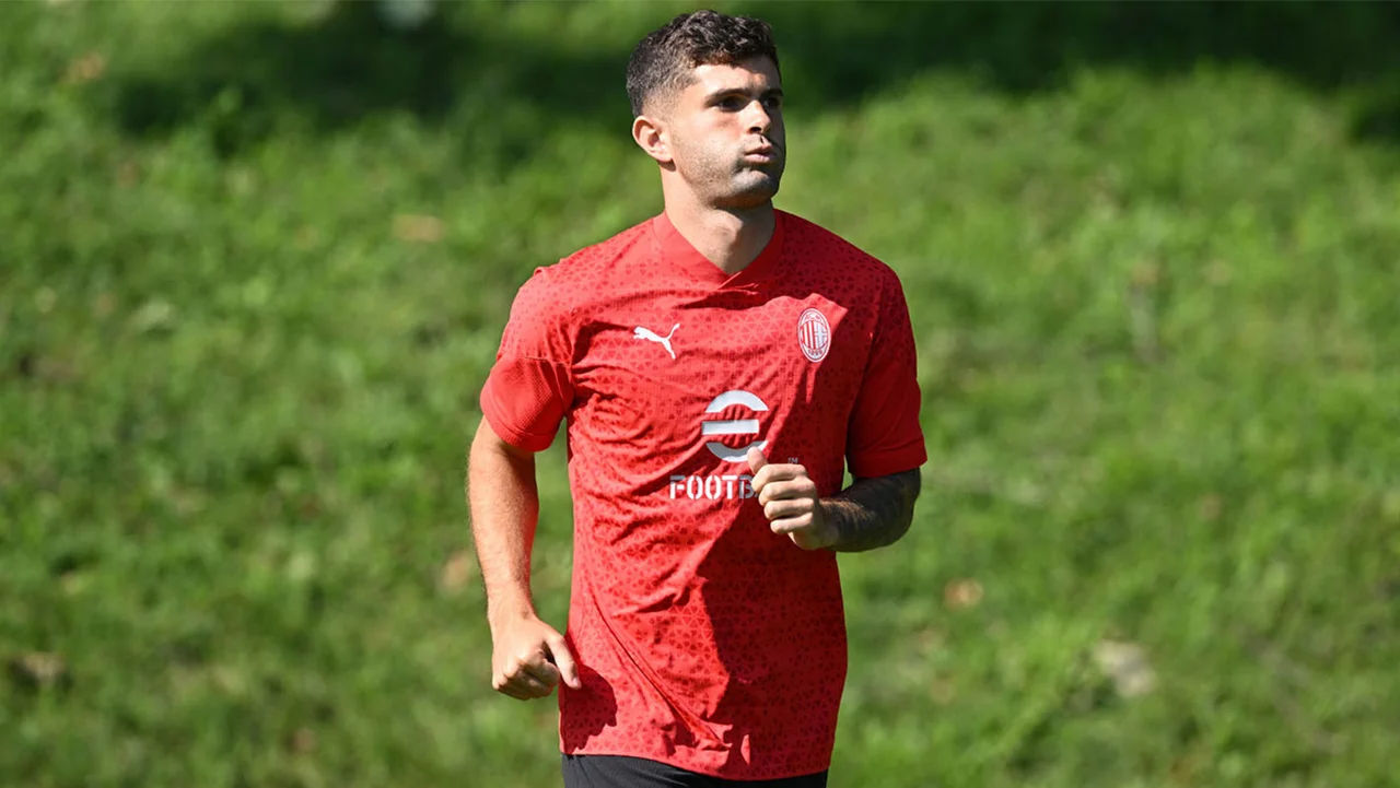 Christian Pulisic sedang latihan perdana di AC Milan.