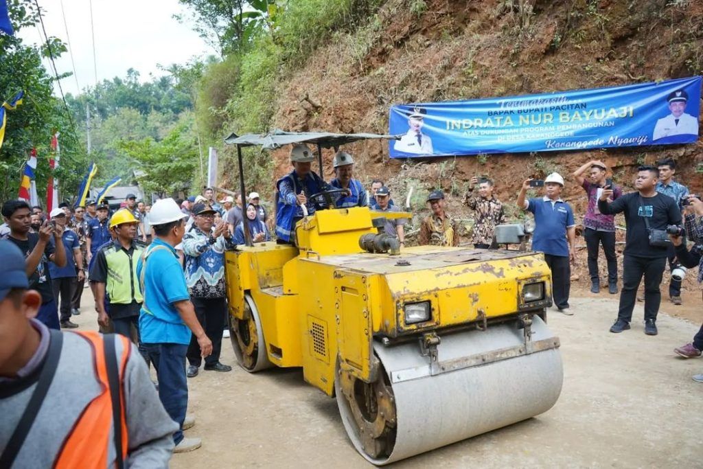 Proyek Jalan Pacitan