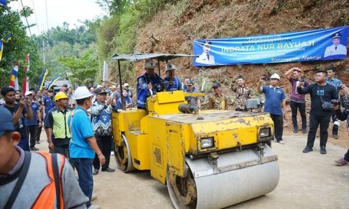 Proyek Jalan Pacitan