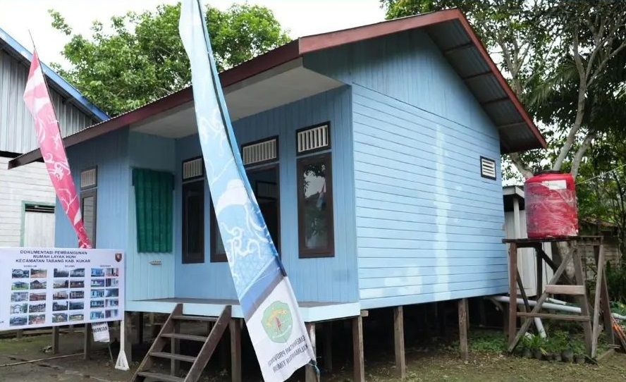 Rumah layak huni bantuan pemerintah Kaltim dan CSR perusahaan. Tahun ini Kaltim juga menganggarkan bantuan rehabilitasi rumah tidak layak huni. 