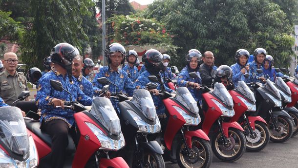 Walikota Serahkan Bantuan Kendaraan Dinas Lurah Se-Kota Bandar Lampung