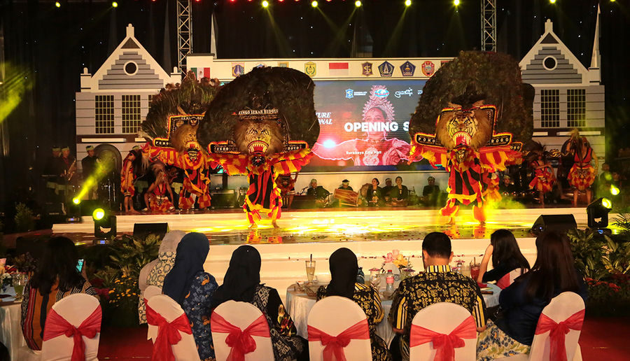 Tari Ganongan Hingga Goong Prada Semarakkan Opening Night Surabaya Cross Culture