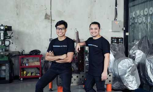 MAKA Motors Founder & Chief Executive Officer Raditya Wibowo (Kiri) dan Co-Founder & Chief Technology Officer Arief Fadillah (Kanan)