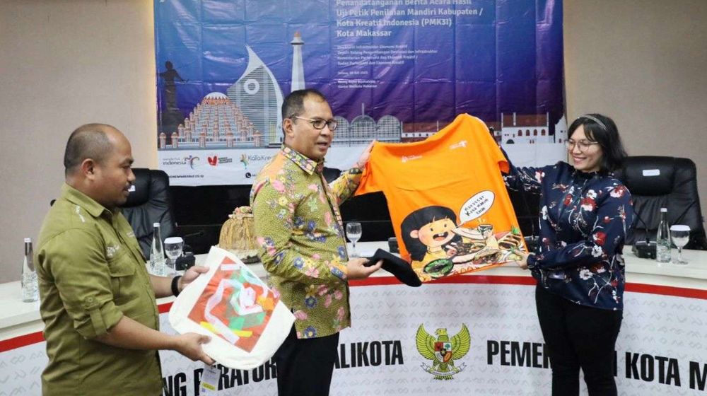 Penandatanganan berita acara hasil Uji Petik Penilaian Mandiri Kabupaten atau Kota Kreatif Indonesia Kota Makassar