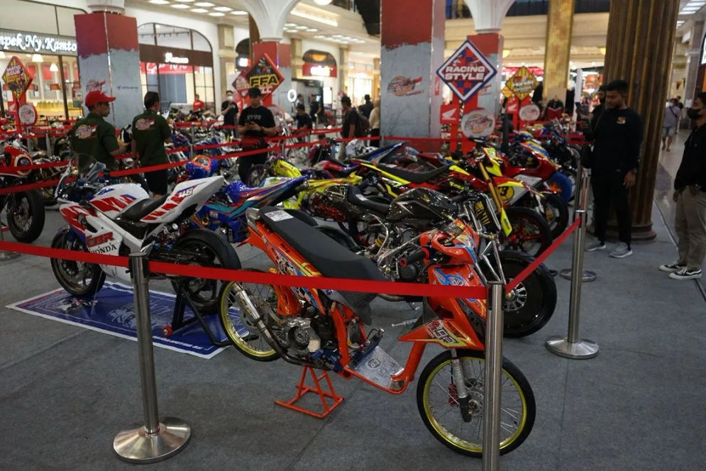 Gelaran modifikator akbar dari PT Astra Honda Motor (AHM), Honda Modif Contest (HMC) 2023 kembali digelar untuk mewadahi kreativitas ide para modifikator sepeda motor di Tanah Air. 