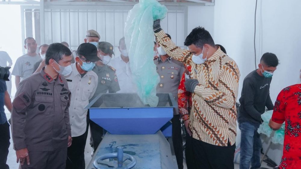 daur ulang plastik jadi lampu taman