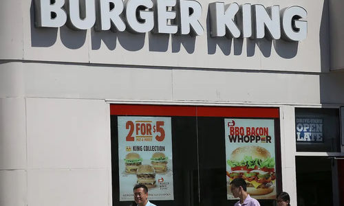 Asisten Manajer Burger King Dituduh Menyajikan Kentang Goreng yang Telah Dibuang ke Tempat Sampah 