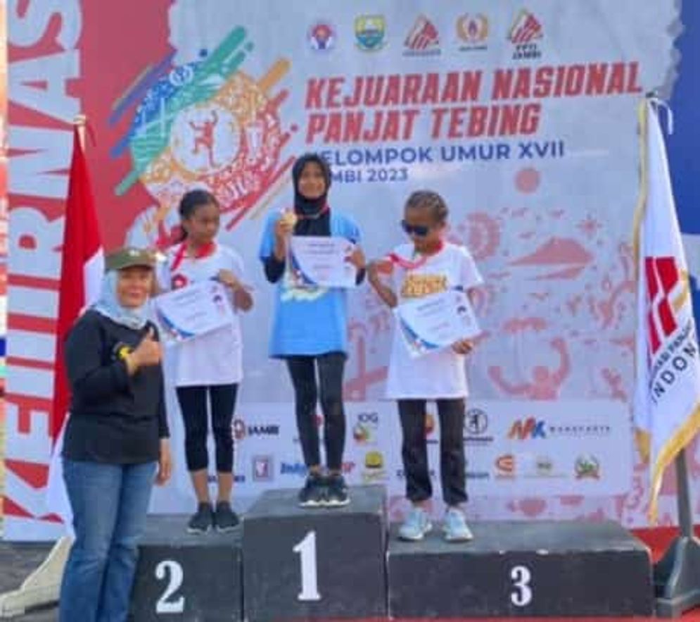 Kalahkan Jatim dan Jakarta, Aqueena Naura Adiely Persembahkan Emas Perdana untuk Sumsel pada Kejurnas Panjat Tebing