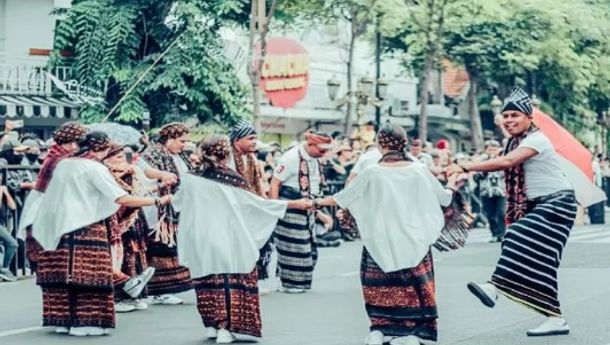 Pemkot Surabaya Gelar 'Cross Culture International Folk Art Festival  2023', Seniman Ende Ikut Tampil