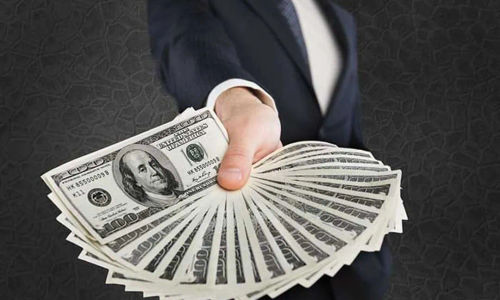 Dolar AS telah menjadi mata uang internasional dalam beberapa dekade sejak perang dunia ke-dua. 