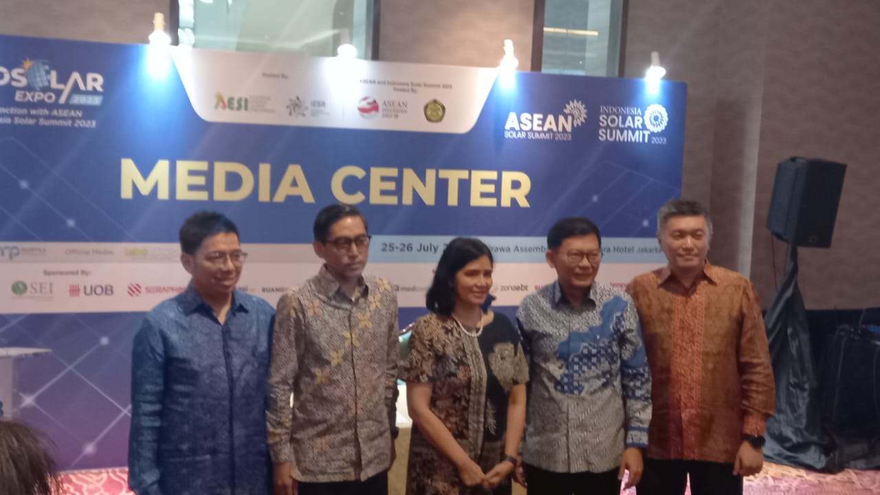 Konferensi Pers Peluncuran U-Solar 2.0 dari PT Bank UOB Indonesia di Jakarta, Selasa, 25 Juli 2023.