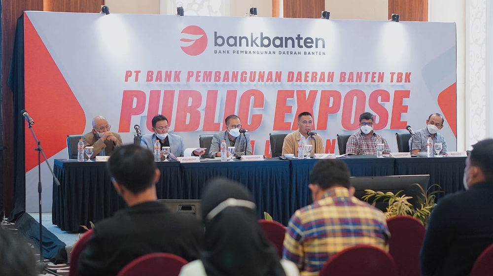 Direksi dan Komisaris Bank Banten di Acara Public Expose Perseroan Tahun 2021. 