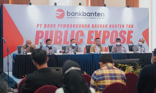 Direksi dan Komisaris Bank Banten di Acara Public Expose Perseroan Tahun 2021. 
