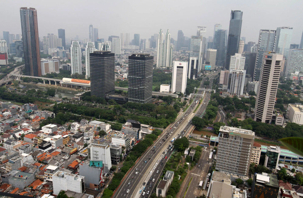 Indonesia masih dihadapkan pada tantangan multidimensi meski berbagai indikator perekonomian nasional telah menunjukan tren pemulihan yang cukup atraktif.