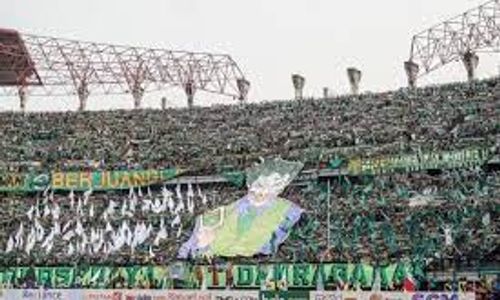 A-BONEK.jpg