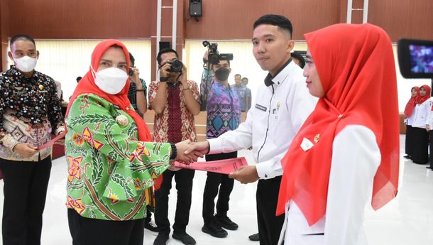 Walikota Eva Dwiana Lantik 304 PPPK