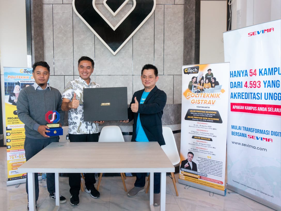 Peluncuran Politeknik Digital Pertama di Yogyakarta oleh CEO SEVIMA bersama Mantan Direktur Jenderal Vokasi Kementerian Pendidikan sekaligus Praktisi IT & Youtuber,  Wikan Sakarinto. 