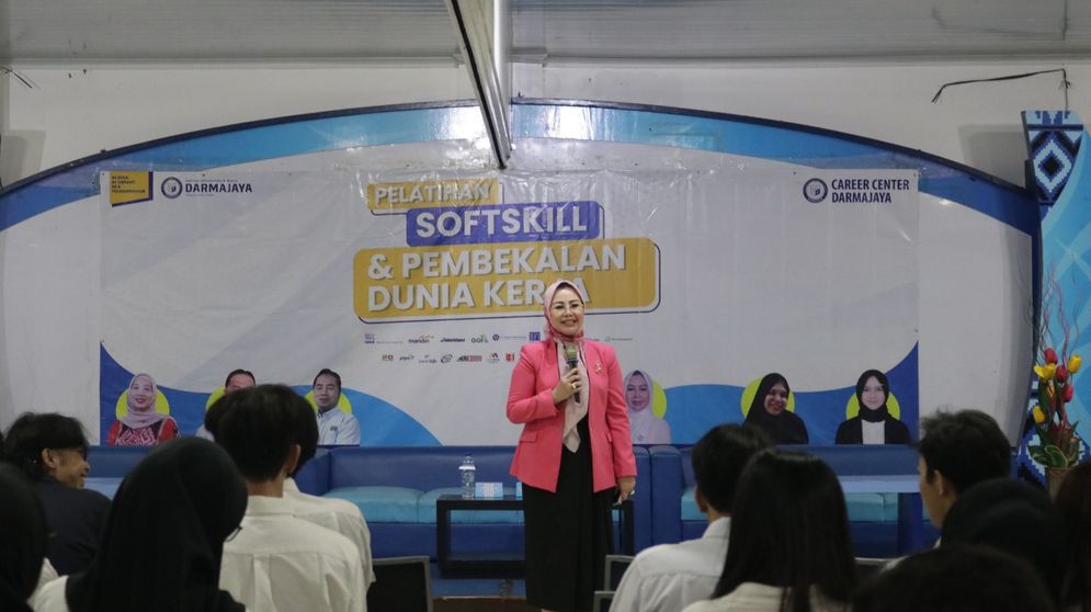 Unit Pelaksana Teknis (UPT) Inkubitek, Career Center & Alumni (ICCA) Institut Informatika dan Bisnis (IIB) Darmajaya memberikan Pelatihan Softskill & Mockup Interview