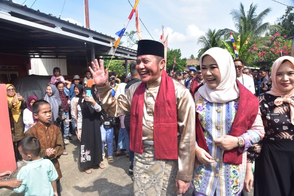 Warisan  Budaya: Herman Deru Ingatkan Warga Desa Tanjung Raman Jaga Prasasti Sejarah Berdirinya Desa