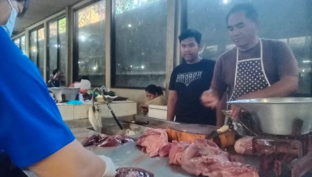 Sambut Tradisi Nampah, Pemkot Denpasar Gelar Pemeriksaan Daging Babi