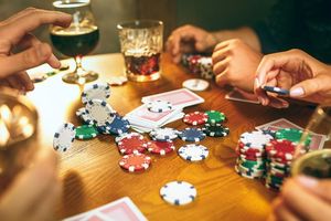 Menilik Kesenangan dan Derita di Balik Aktivitas Judi