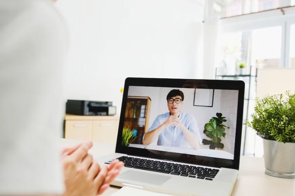 Praktis! Ini Cara Melakukan Video Call di WhatsApp Desktop Laptop Anda