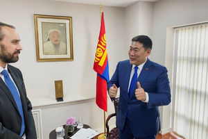 Perdana Menteri Mongolia Oyun-Erdene Luvsannamsrai 