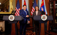 Wakil Presiden AS Kamala Harris dan Perdana Menteri Mongolia Oyun-Erdene Luvsannamsrai