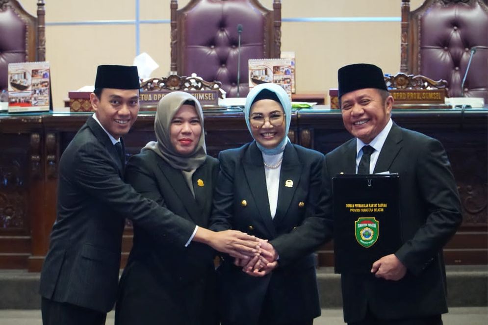  Gubernur Bersama Unsur Pimpinan DPRD Sumsel Tandatangani Nota Kesepakatan Perubahan KUA dan PPAS TA 2023