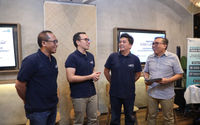 (Kiri-kanan) Executive Vice President Divisi Digital Business & Technology Telkom Komang Budi Aryasa, Direktur Digital Business Telkom Muhamad Fajrin Rasyid, CEO PaDi UMKM Jimmy Karisma Ramadhan, dan Vice President Corporate Communication Telkom Andri Herawan Sasoko