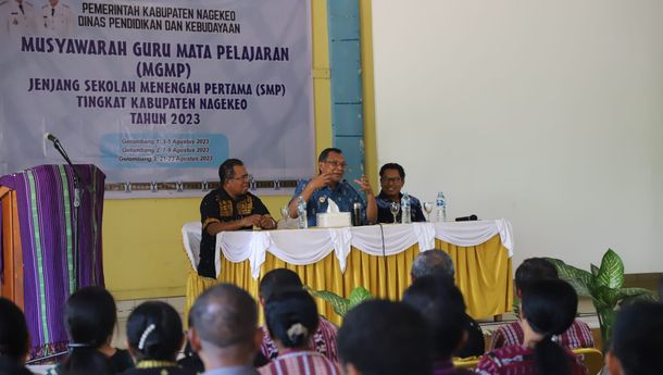 Bupati Johanes Don Bosco Do Buka Kegiatan MGMP Tingkat SMP Sekabupaten Nagekeo