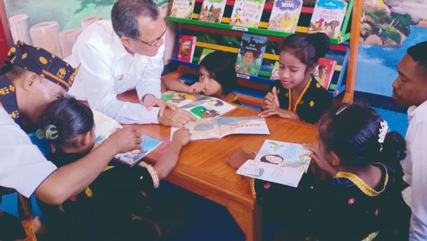  Bupati Nagekeo Johanes Don Bosco Do Resmikan Dua Perpustakaan Ramah Anak di Ndora