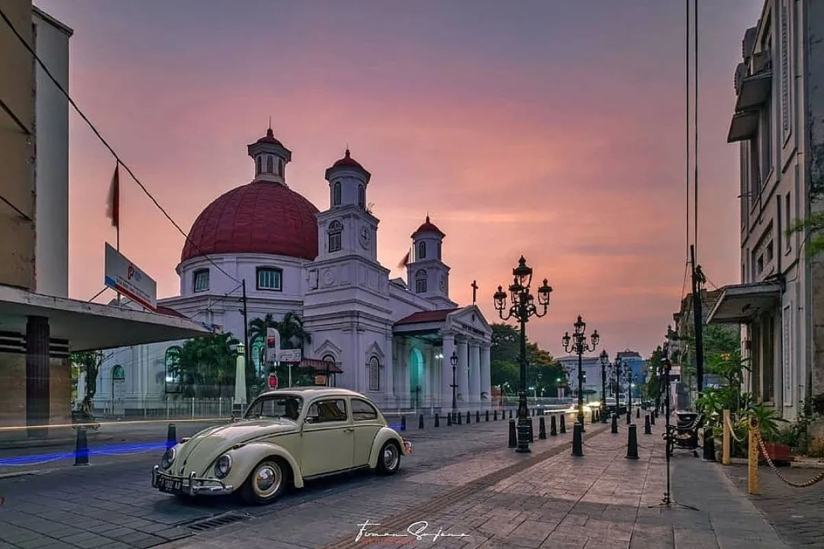 Temaram di Kota Lama Semarang