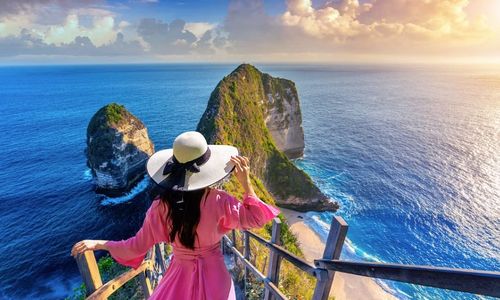 7 Cara Mengontrol Pengeluaran Saat Asyik Liburan