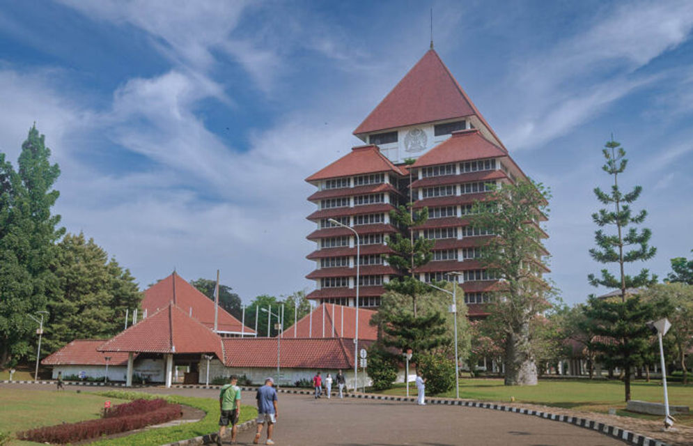 Mahasiswa UI Melakukan Pendampingan Menyusun 