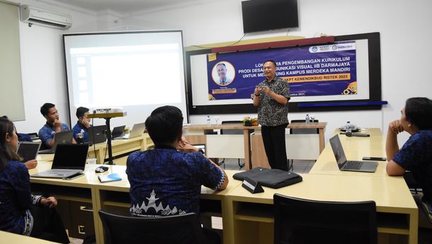 Hadirkan Narasumber ISI Yogyakarta, Prodi DKV IIB Darmajaya Lokakarya Pengembangan Kurikulum