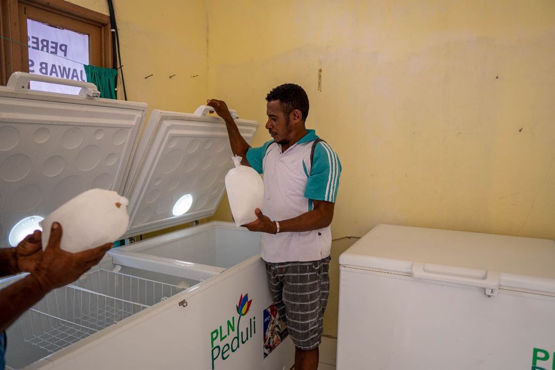 Nelayan dan tempat penyimpanan ikan