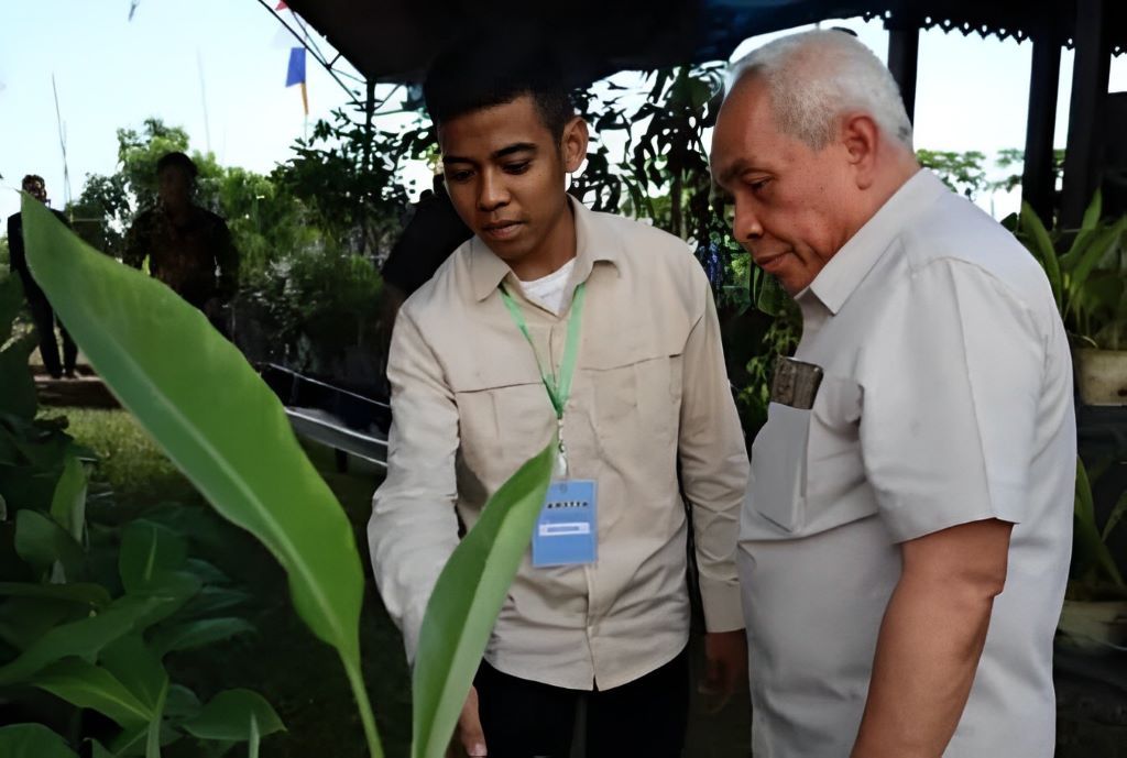 Gubenrur Isran Noor meluncurkan bibit pisang unggulan di Unit Pelaksana Teknis Daerah (UPTD) Balai Benih Induk Tanaman Pangan dan Hortikultura (BBI TPH) di Desa Batuah, Loa Janan, Kutai Kartanegara, 