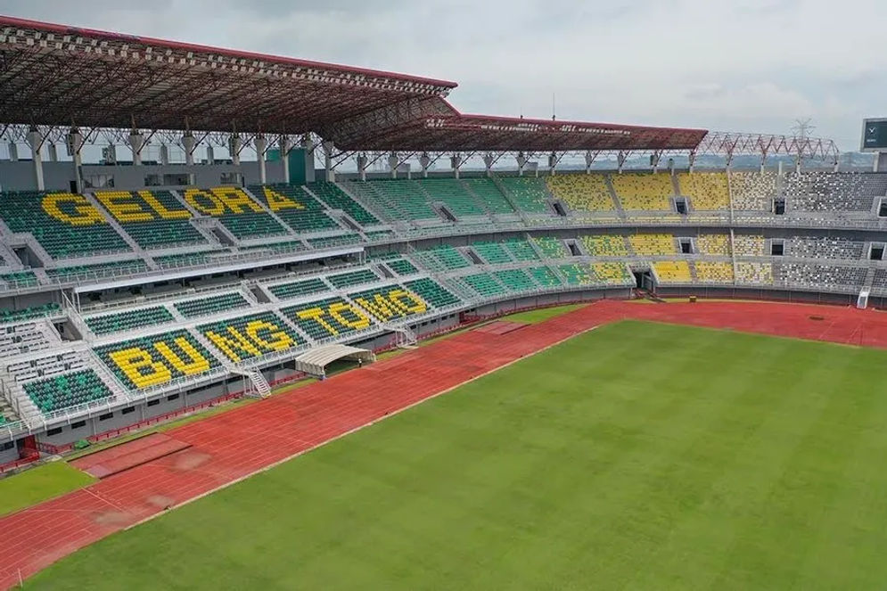 Wali Kota Eri juga memberikan contoh bentuk pelibatan UMKM dalam menyemarakkan Piala Dunia U-17, seperti misalnya UMKM turut memproduksi souvenir atau merchandise tim yang akan bertanding dalam piala dunia. 