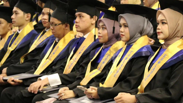 Undip Wisuda 411 Mahasiswa Bidikmisi,  Rektor: Bukti Pendidikan Bukan Hanya untuk Orang Kaya