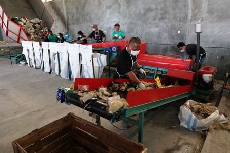 UGM Kembangkan Pengelolaan Sampah Bebas Bau di TPS Sleman