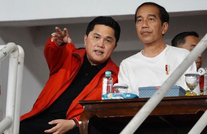 Erick Thohir (kiri) dan Presiden Jokowi.